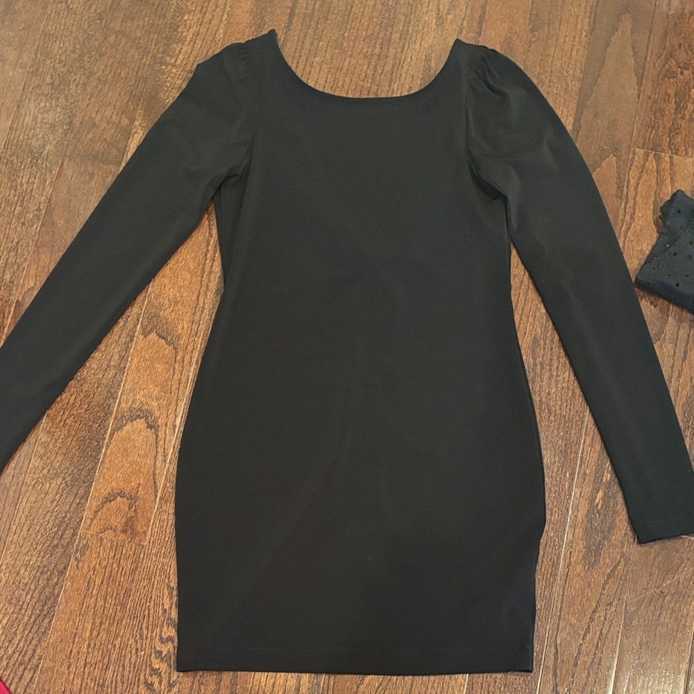 Elizabeth and James Black Long-Sleeve Bodycon Dress
